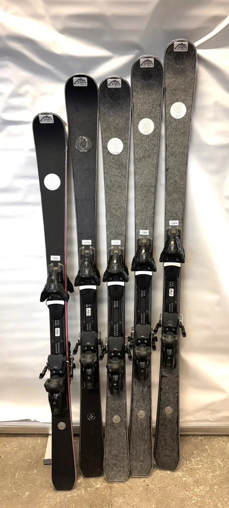 AK SKI