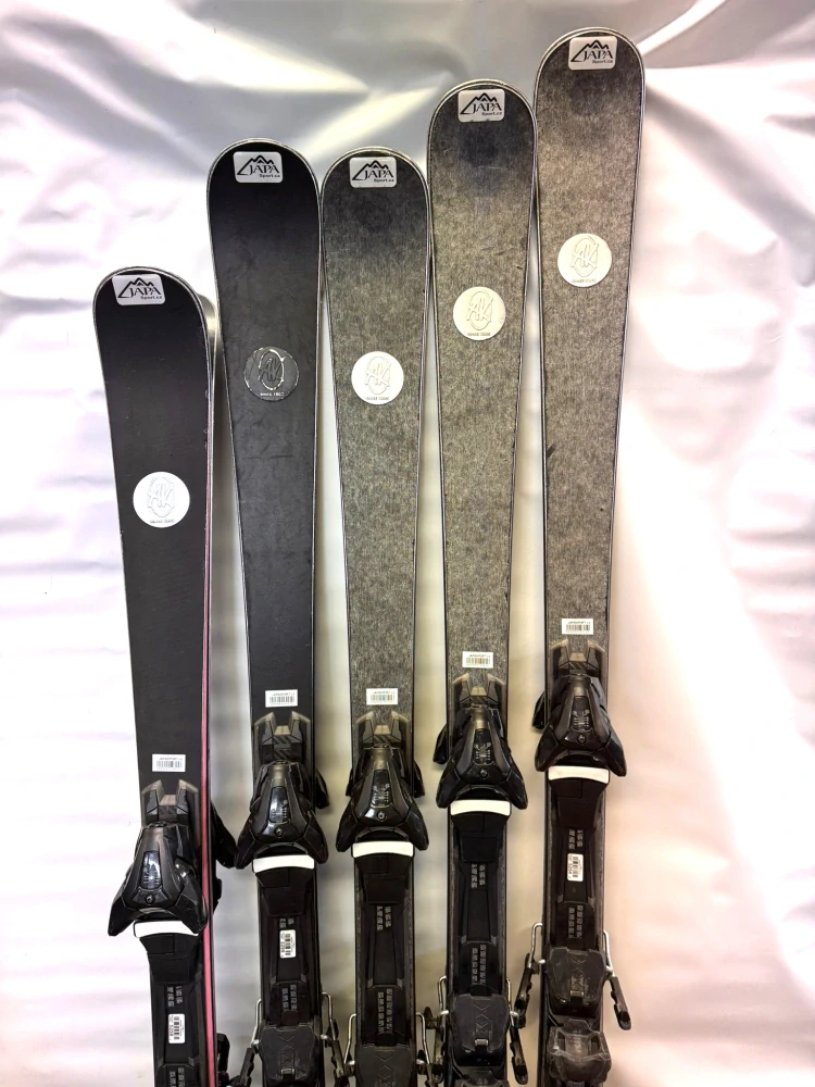 AK SKI