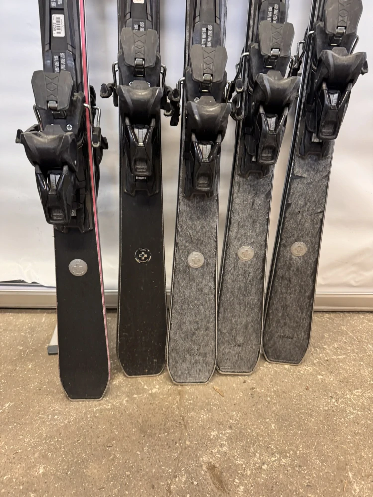 AK SKI